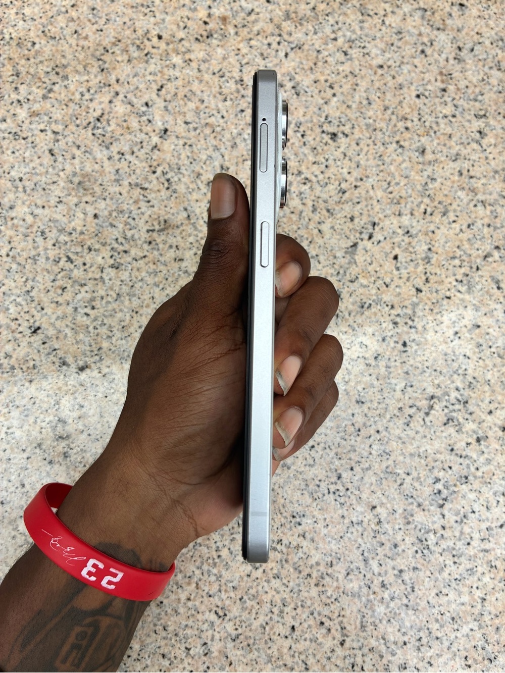 i17 Pro Max (Based On Android) - Picture 4 of 8
